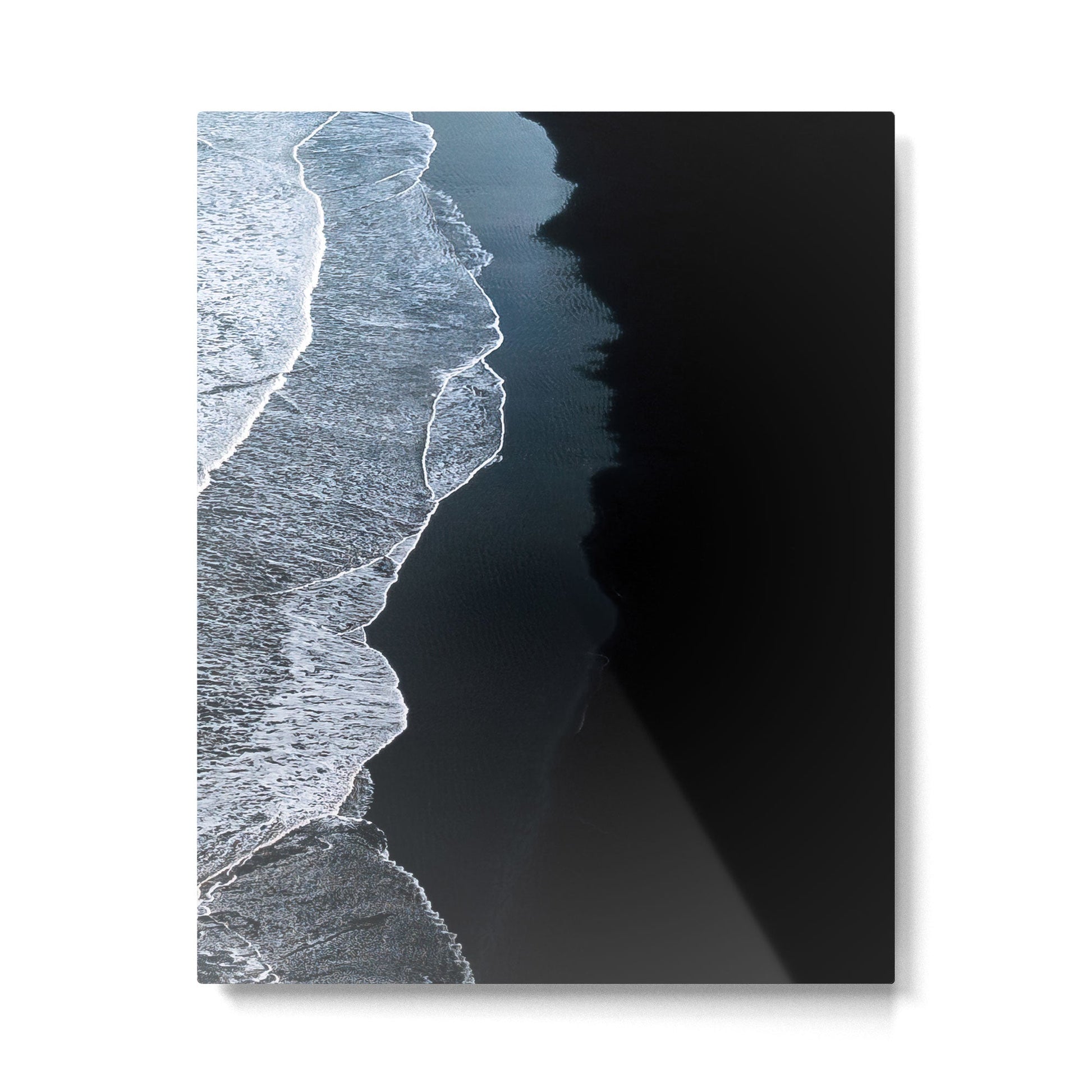 Minimalist Waves on a black sand beach in Iceland - Landscape Photography Metal Print | TeksDecor